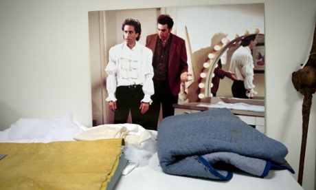 Seinfeld checks out his puffy shirt.