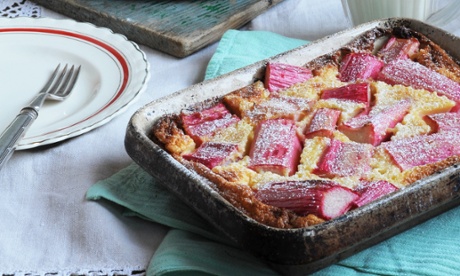 rhubarb crumble
