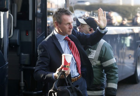 Stuart Pearce waves to booing Derby fans as he arrives at Pride Park.
