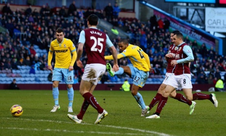 After scoring the winner last week, Palace's Jason Puncheon drills home the equaliser.