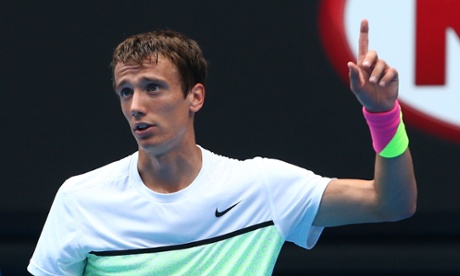 Andrey Kuznetsov asks the chair umpire if he can go home early (Robert Prezioso/Getty Images)