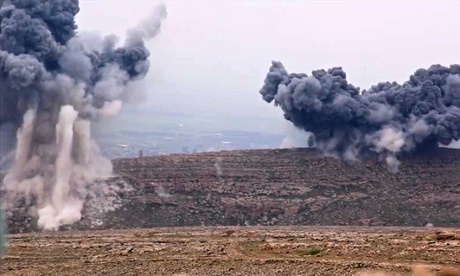 Air strikes near Mosul