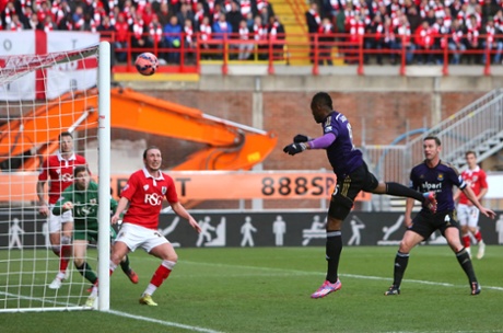 Diafra Sakho scores.