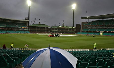Spectators wait in vain at the SCG