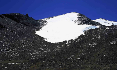 The Chacaltaya glacier in 1996, located at 5400 m above La Paz city in Bolivia.