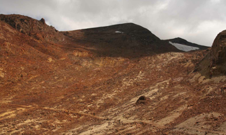 The same Chacaltaya glacier in 2009 demonstrating the extent of the accelerated ablation. 