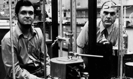 Sherwood Rowland, right, with colleague Mario J. Molina, in their lab in 1976.