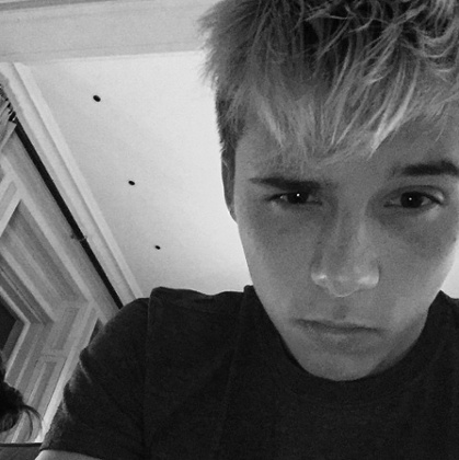 Brooklyn Beckham posts his blond hair