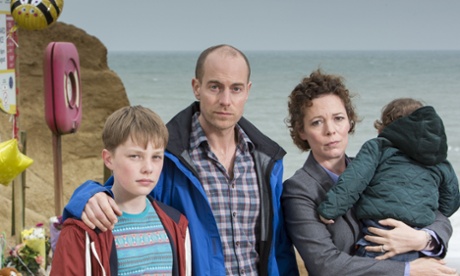 Matthew Gravelle as Joe Miller (centre)