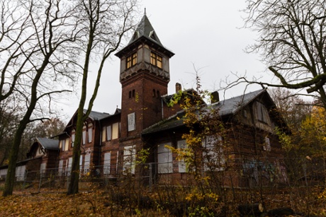 Spreepark's hen house, the Eierhäuschen.