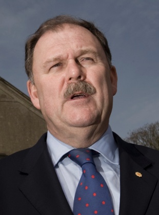 Plaid Cymru's Elfyn Llwyd is among the MPs calling for the publication of the report.