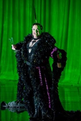 Andrew Shore as Frank, Die Fledermaus