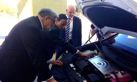 Kim Carr-dashian trying out a zero-carbon-emission car.