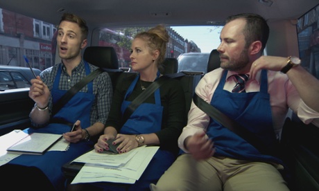The Apprentice: Sam tells Selina and Richard from Team Versatile how to sell fish