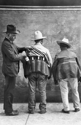 mexican smugglers bringing liquor into the US during the prohibition era