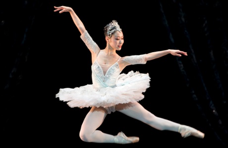 Momoko Hirata in Balanchine’s Theme and Variations.