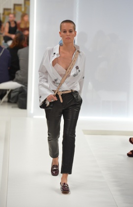 Camilla Venturini on Tod’s SS16 catwalk.