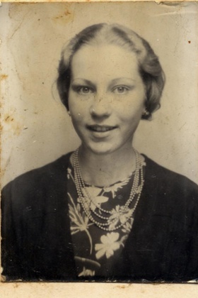 Marie Jalowicz Simon in 1944.