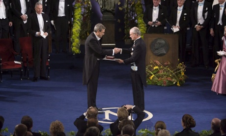 Orhan Pamuk receives the Nobel prize for literature from King Carl Gustaf of Sweden in 2006.