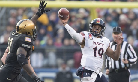 Keenan Reynolds takes on the Army in December 2014.