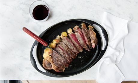 Galician Blond beef, thickly sliced, in a roasting tray
