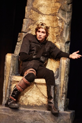 Robert Sheehan, a ‘startlingly glamorous’ Richard III.