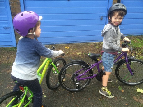 Isaac giving the Frog 52 a try, with Ralph on the Islabike Beinn.