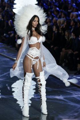 Lais Ribeiro at the 2015 Victoria's Secret fashion show.