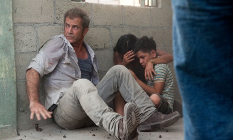 Mel Gibson, Kevin Hernandez and Dolores Heredia in How I Spent My Summer Vacation