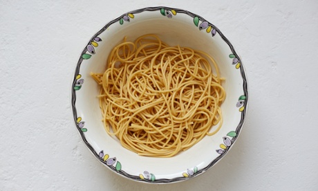 Makarna, or Turkish pasta, is the length of spaghetti and has the thickness and tube-like shape of macaroni. You can find it in Turkish supermarkets.