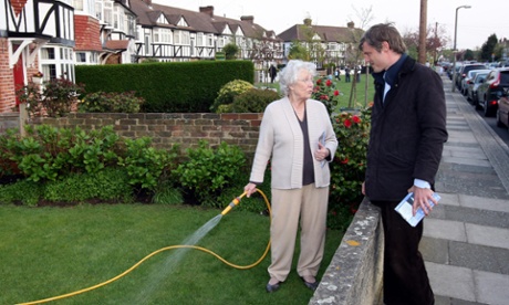 Zac Goldsmith speaks to Richmond constituency resident during 2010 general election campaign.