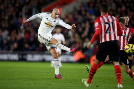 Jonjo Shelvey scores.