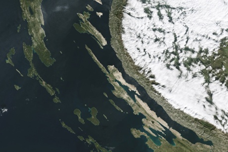 The Dinarnic Alps follow Croatia’s long Adriatic coast like a curving spine.