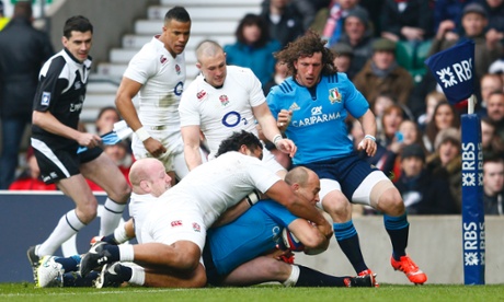 Sergio Parisse crashes over to score the opening try.