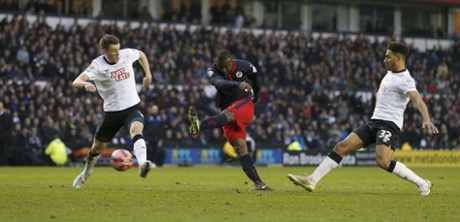 Yakubu Aiyegbeni smashes home the winner and Reading are in the last eight of the FA Cup.