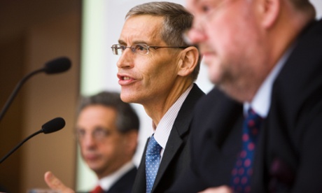 Rory Mair, chief executive of the Convention of Scottish Local Authorities (centre)