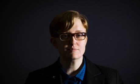 Ruth Hunt, chief executive of Stonewall, has apologised to trans people for 'historical distinction'.