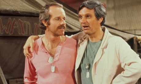 Alan Alda (right) and Mike Farrell in MASH in 1975