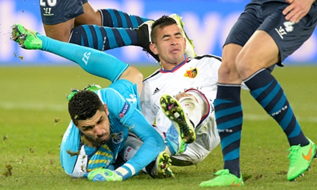 And gets clattered on his bonce in the process.