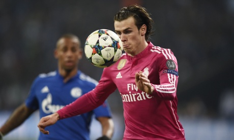 Boo-ale keeps his eye on the boo-all.