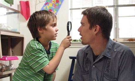 Ellar Coltrane and Ethan Hawke as Mason and Mason Sr.