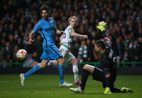 Inter Milan's keeper Juan Pablo Carrizo denies Gary Mackay-Steven.