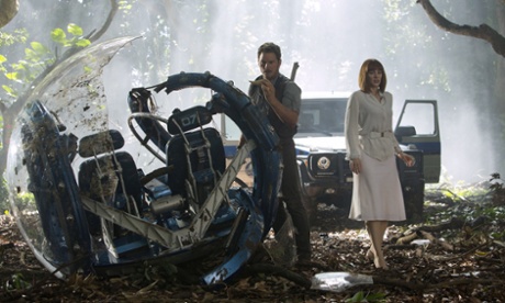 Chris Pratt and Bryce Dallas Howard in Jurassic World.