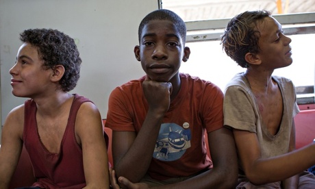 trash review eduardo luis