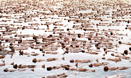 Nudes float in the Dead Sea by photographer Spencer Tunick