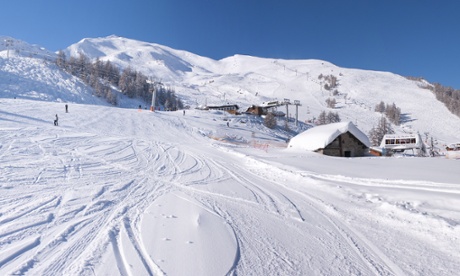 The wide piste of Puy Saint Vincent, France.