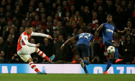 Alex Oxlade-Chamberlain scores.