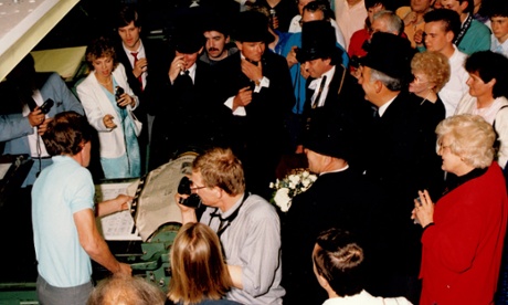 Pulling a proof of the front page of the last hot metal production