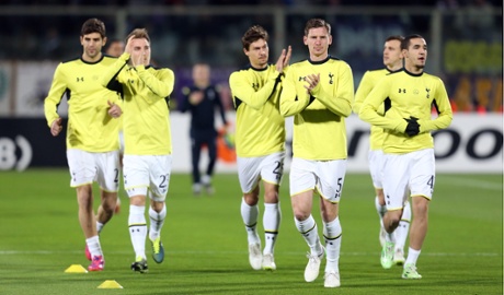 Jan Vertonghen warms up with his teammates at the Artemio Franchi stadium in Florence
