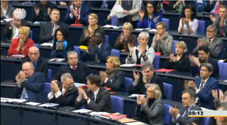 MPs applauding Wolfgang Schäuble